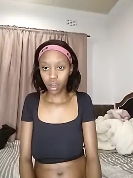 LonelyQueenxx25 online show from 09-29-25, 04:34