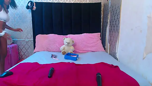 LonelyQueenxx25 online show from 10-03-25, 06:31