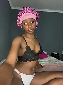 Snapshot of LonelyQueenxx25 chatting on 02-01-26, 06:17 LonelyQueenxx25 online show from 02-01-26, 06:17