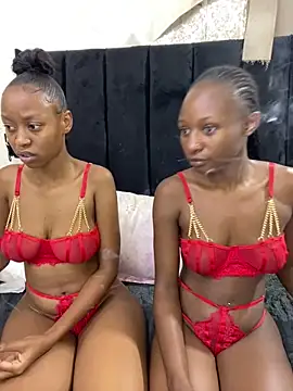 Snapshot of LonelyQueenxx25 chatting on 02-19-26, 09:45 LonelyQueenxx25 online show from 02-19-26, 09:45