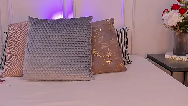 CharlotteBrownn  online show from 03-07-26, 10:37