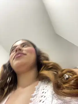 CharlotteBrownn  online show from 03-04-26, 12:07