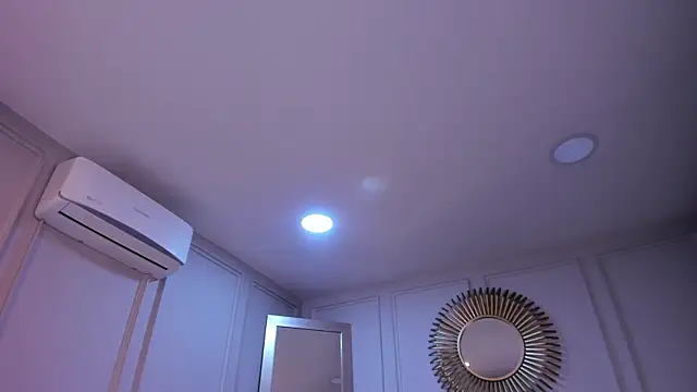 CharlotteBrownn  online show from 12-21-25, 04:36