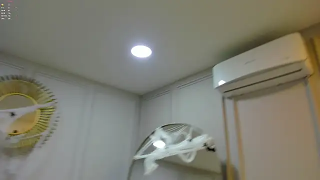 CharlotteBrownn  online show from 10-31-25, 03:14