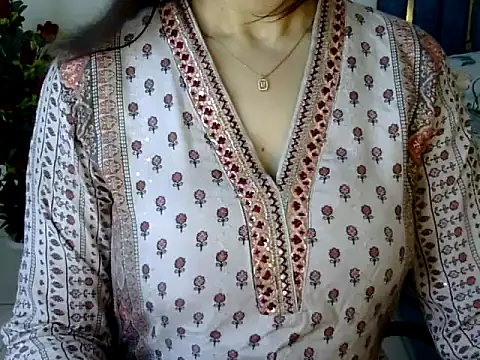 Snapshot of Rumi_cute chatting on 04-22-26, 03:30 Rumi cute online show from 04-22-26, 03:30