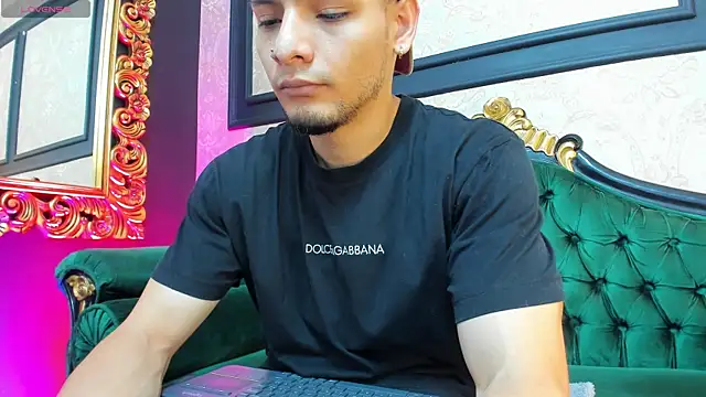 AlessandroKiing online show from 09-18-25, 01:47