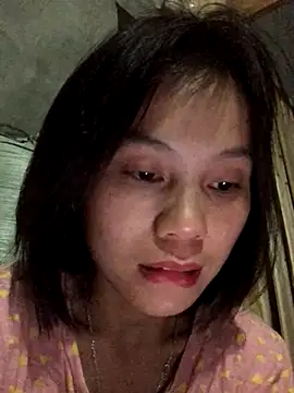 Snapshot of QuingLin chatting on 10-19-25, 02:42 QuingLin online show from 10-19-25, 02:42