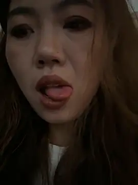 feifei 521 online show from 09-18-25, 01:19