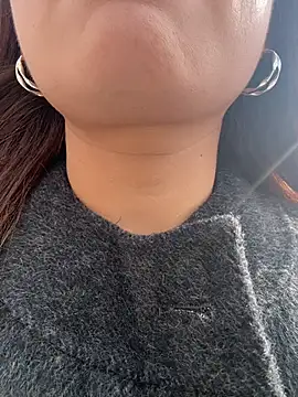 feifei 521 online show from 10-25-25, 06:12