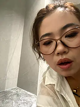 feifei 521 online show from 09-19-25, 01:53