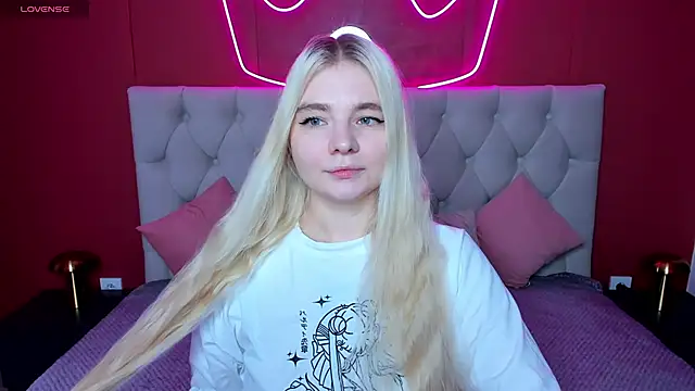 RuthBryant online show from 11-08-25, 01:09