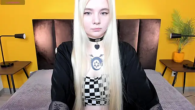 RuthBryant online show from 11-11-25, 01:00