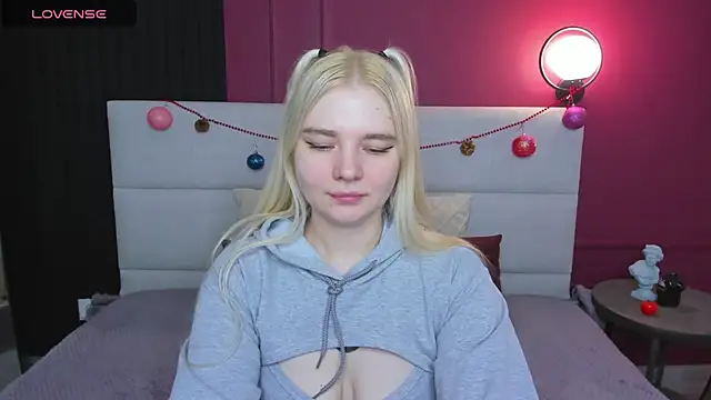 RuthBryant online show from 12-15-25, 12:38