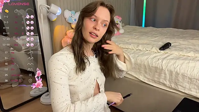 Snapshot of LiaVeygel chatting on 10-02-25, 03:15 LiaVeygel online show from 10-02-25, 03:15
