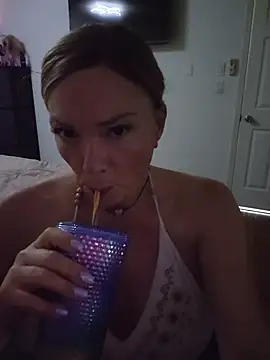 Sugarloveless online show from 05-17-26, 04:29