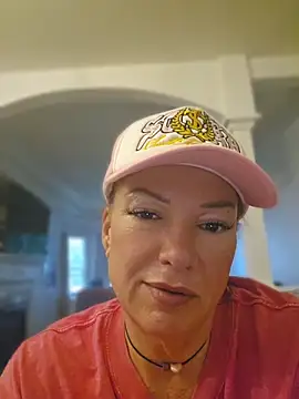 Sugarloveless online show from 05-16-26, 01:21