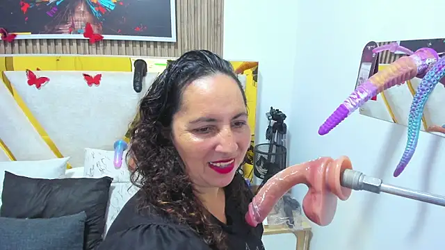 Luna Naughty1 online show from 05-21-26, 07:33