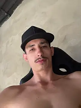 Snapshot of Damartinez27 chatting on 01-14-26, 09:40 Damartinez27 online show from 01-14-26, 09:40