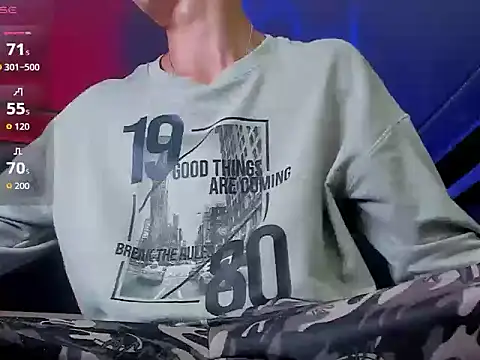 Snapshot of Damartinez27 chatting on 11-30-25, 11:44 Damartinez27 online show from 11-30-25, 11:44