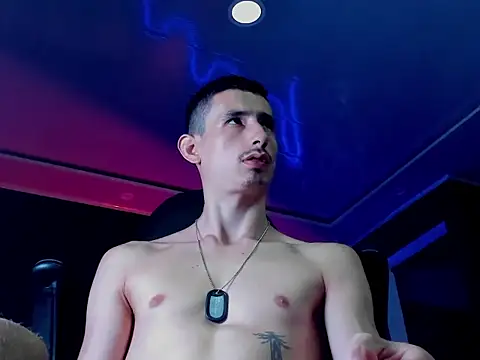 Snapshot of Damartinez27 chatting on 09-26-25, 11:17 Damartinez27 online show from 09-26-25, 11:17