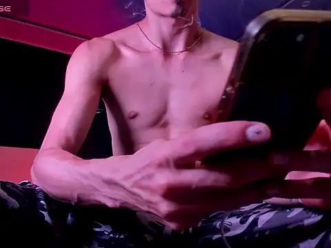 Snapshot of Damartinez27 chatting on 10-19-25, 08:44 Damartinez27 online show from 10-19-25, 08:44