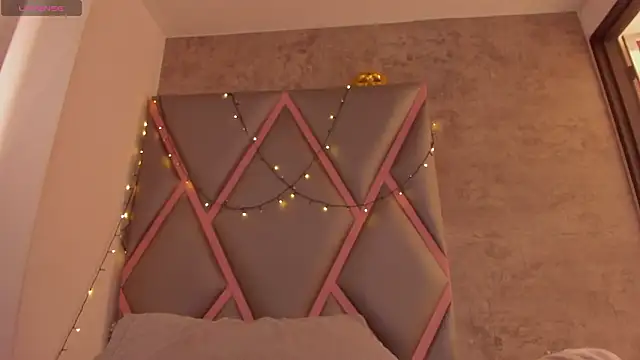 Snapshot of Lucy-23 chatting on 03-01-26, 04:07 Lucy-23 online show from 03-01-26, 04:07