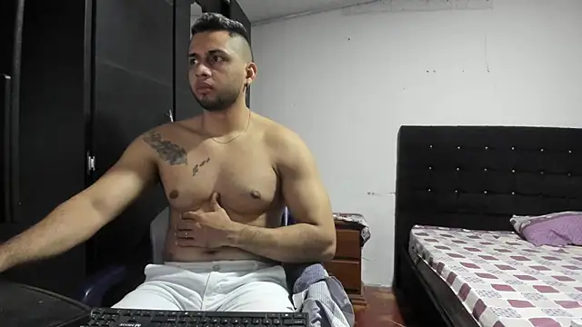 Ryan xc1 online show from 02-15-26, 04:24