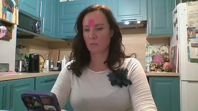 ALICAINWONDERLAND online show from 10-28-25, 05:45