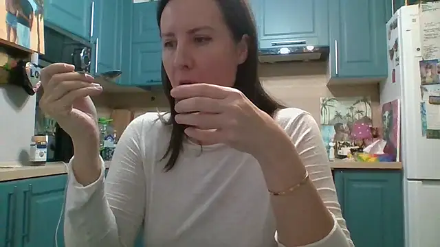 ALICAINWONDERLAND online show from 11-14-25, 03:59