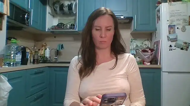 ALICAINWONDERLAND online show from 04-11-26, 06:11