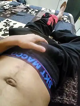 coupleyug online show from 11-08-25, 02:20