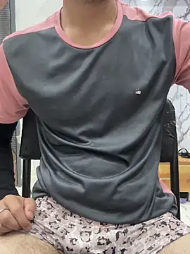 coupleyug online show from 06-15-26, 04:39