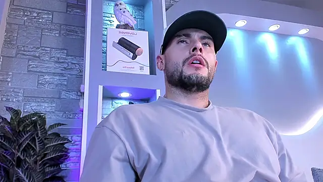 Snapshot of dominic_de_luca chatting on 02-13-26, 03:50 dominic de luca online show from 02-13-26, 03:50