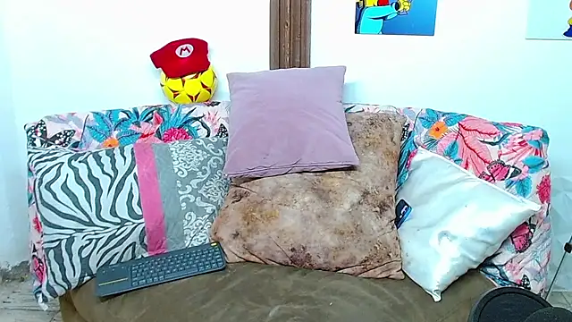 Snapshot of elfernh chatting on 10-18-25, 05:42 elfernh online show from 10-18-25, 05:42