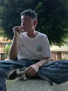 Snapshot of elfernh chatting on 10-07-25, 10:55 elfernh online show from 10-07-25, 10:55