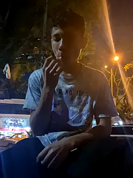 Snapshot of elfernh chatting on 10-20-25, 11:16 elfernh online show from 10-20-25, 11:16