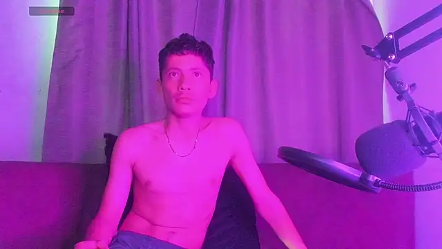 Snapshot of elfernh chatting on 09-27-25, 08:04 elfernh online show from 09-27-25, 08:04