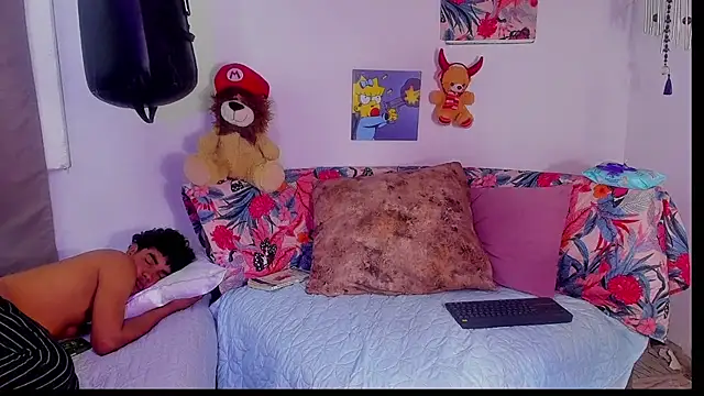 Snapshot of elfernh chatting on 10-05-25, 04:36 elfernh online show from 10-05-25, 04:36