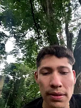 Snapshot of elfernh chatting on 10-08-25, 11:01 elfernh online show from 10-08-25, 11:01