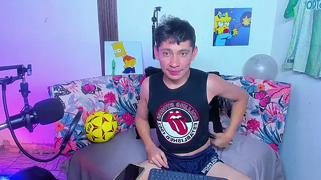 Snapshot of elfernh chatting on 09-30-25, 05:35 elfernh online show from 09-30-25, 05:35