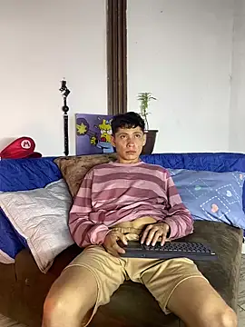 Snapshot of elfernh chatting on 10-19-25, 05:10 elfernh online show from 10-19-25, 05:10