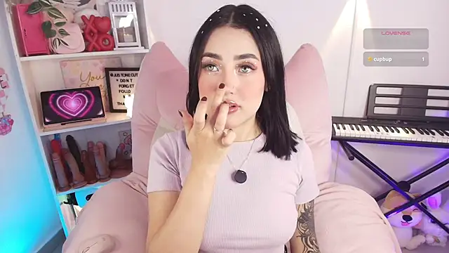 justonecute online show from 03-21-26, 12:12