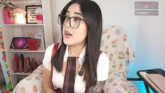 Snapshot of justonecute chatting on 03-02-26, 12:00 justonecute online show from 03-02-26, 12:00