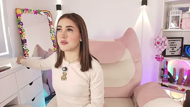 justonecute online show from 06-12-26, 03:59
