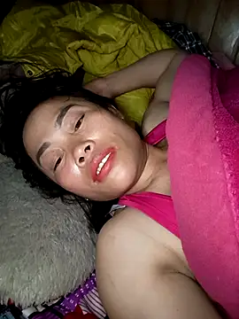 Snapshot of CoMay003 chatting on 02-13-26, 12:21 CoMay003 online show from 02-13-26, 12:21