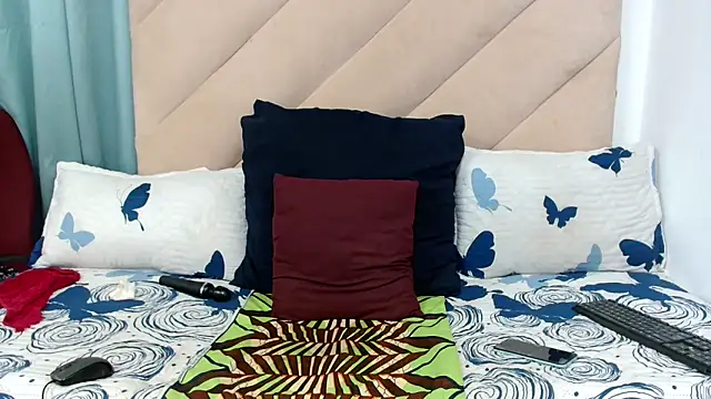 XXBUBBLYBARBIEXX online show from 11-30-25, 04:13