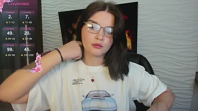 MoriGirl online show from 09-26-25, 01:18