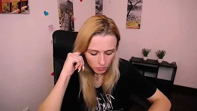 PeppyMia online show from 09-30-25, 06:52