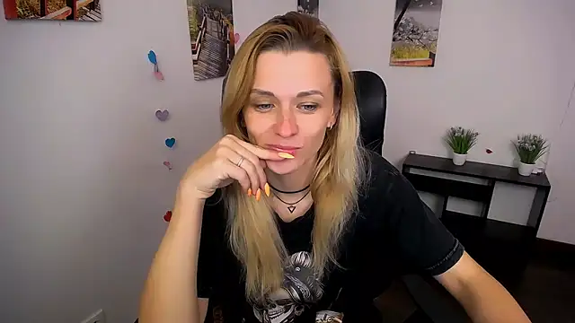 PeppyMia online show from 10-15-25, 07:05