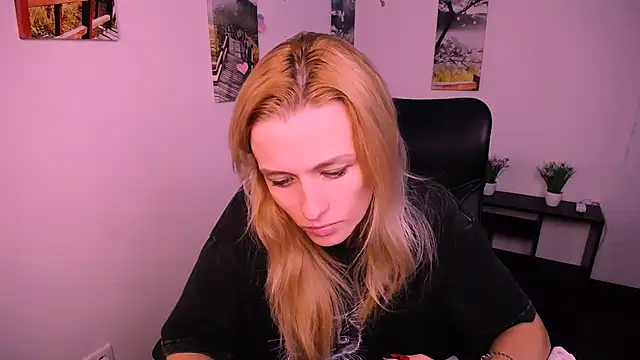 PeppyMia online show from 09-26-25, 06:09